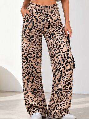 Chic Leopard Print Women's Pants